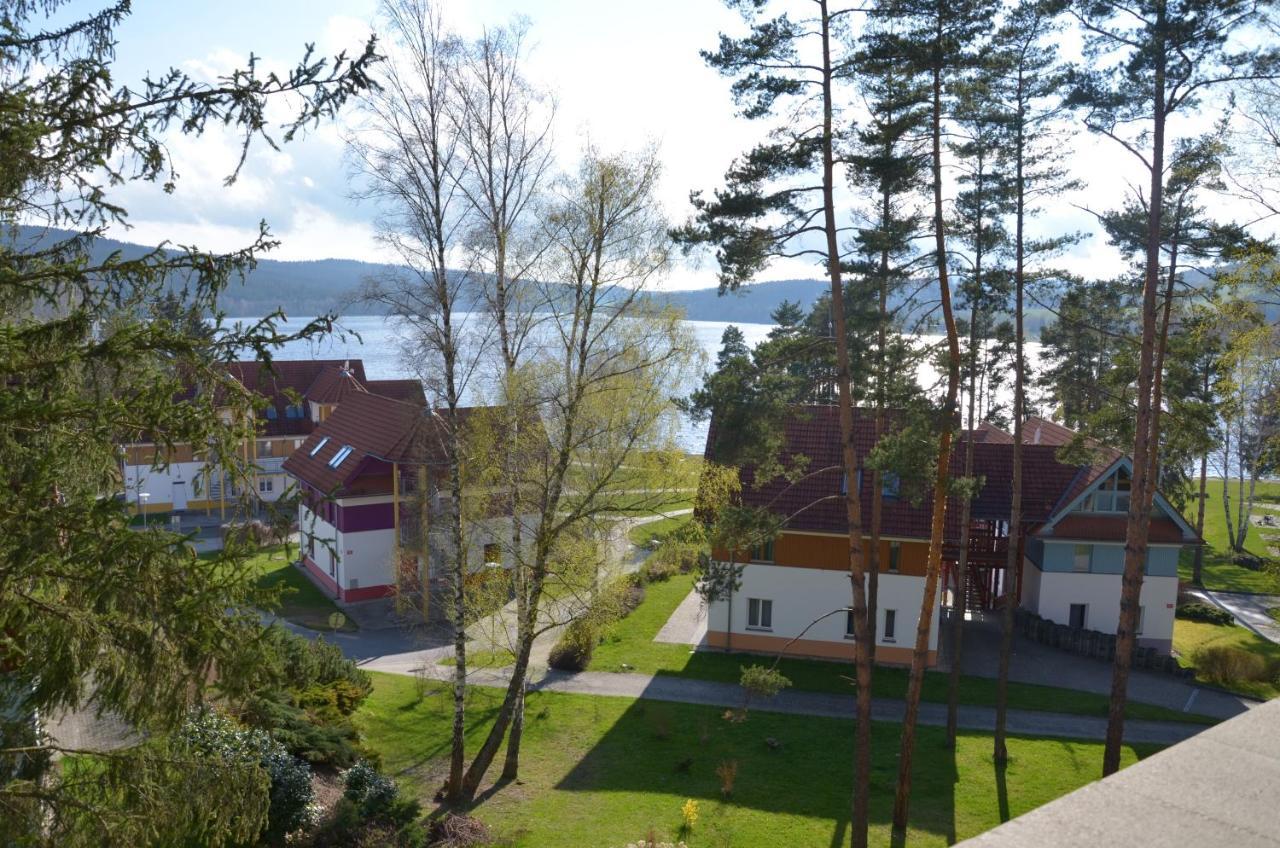 伏尔塔瓦河畔利普诺Lipno Riviera - Mysi V Bote公寓 外观 照片